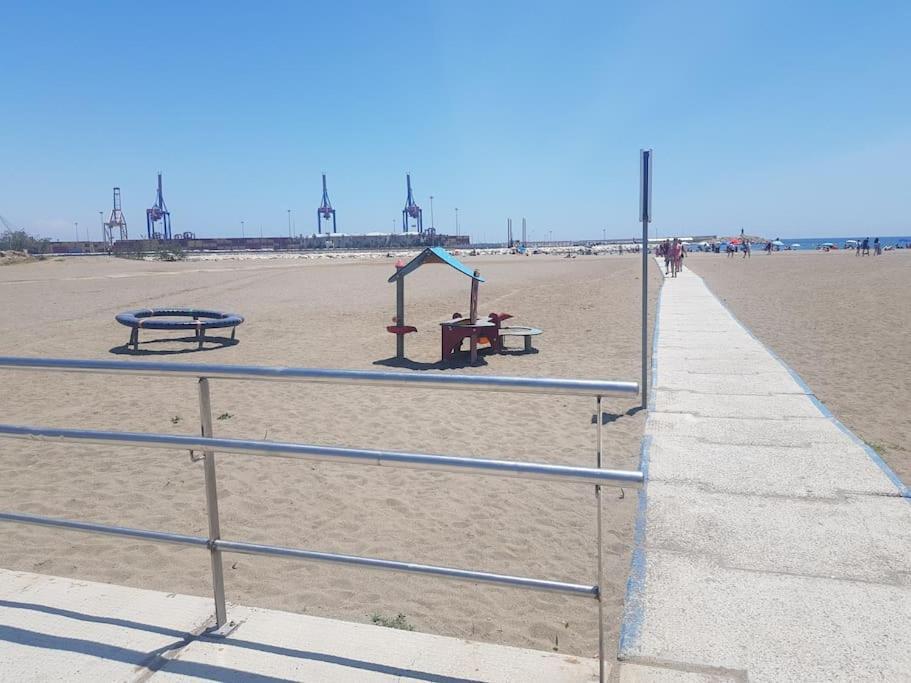 Apartamento Malaga 300 Metros De La Playa エクステリア 写真