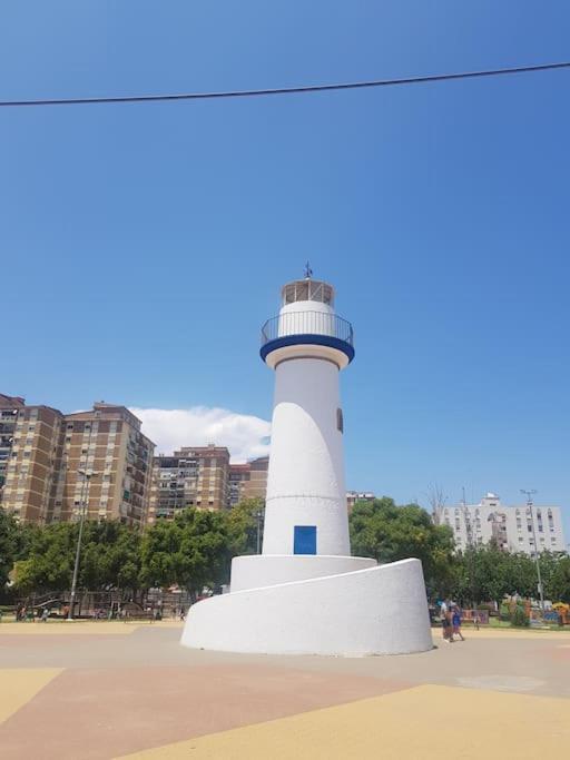 Apartamento Malaga 300 Metros De La Playa エクステリア 写真